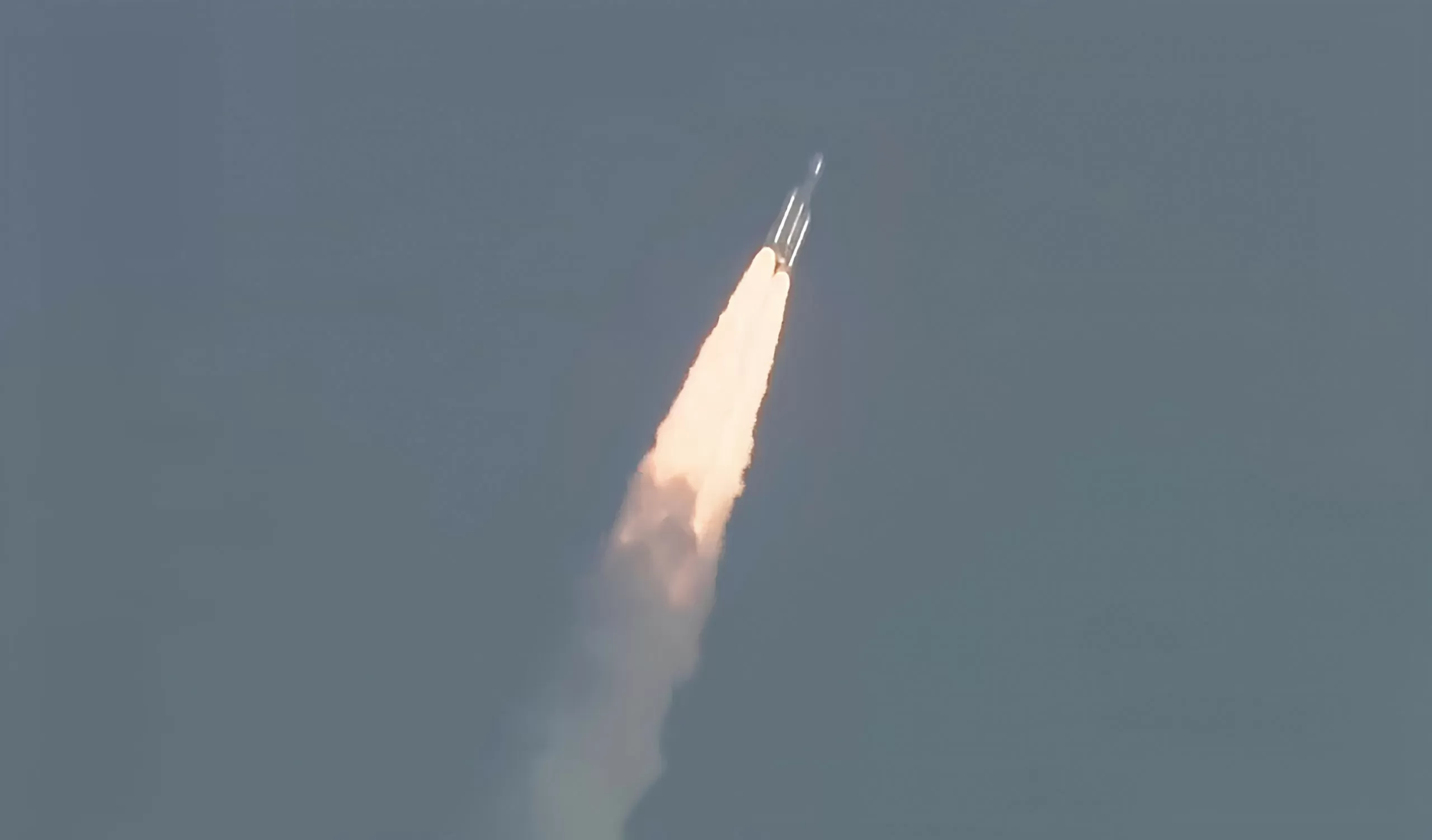 Agência espacial da Índia lança o satélite mais pesado do país