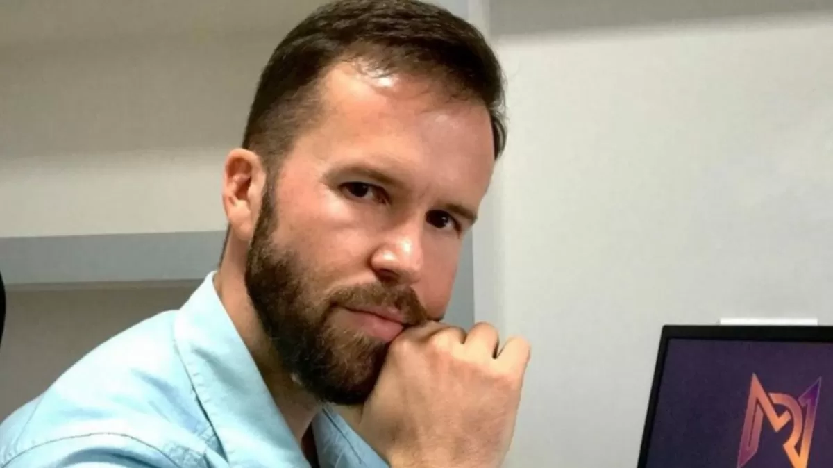 Jornalista é suspeito de matar o ex-companheiro a facadas em SC