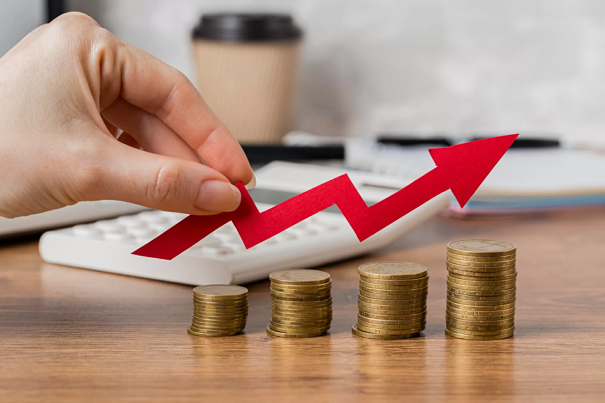 Juro médio no crédito livre sobe a 46,7% em novembro; cheque especial vai a 141,7%
