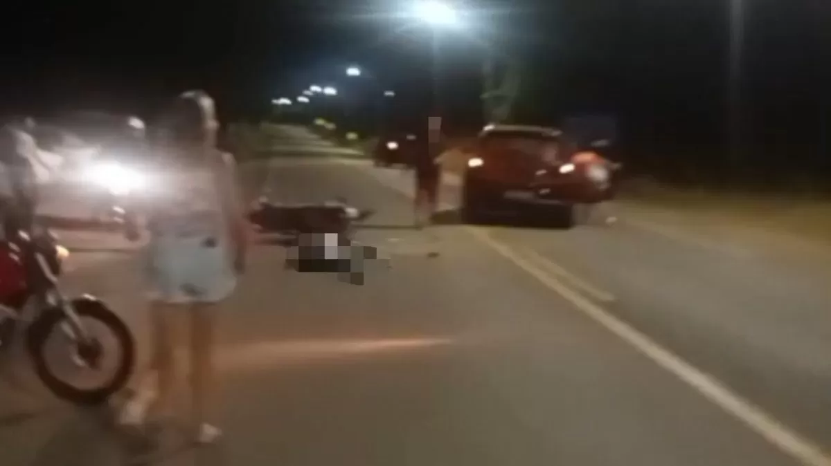Colisão entre carro e motocicleta deixa homem ferido em Timbó