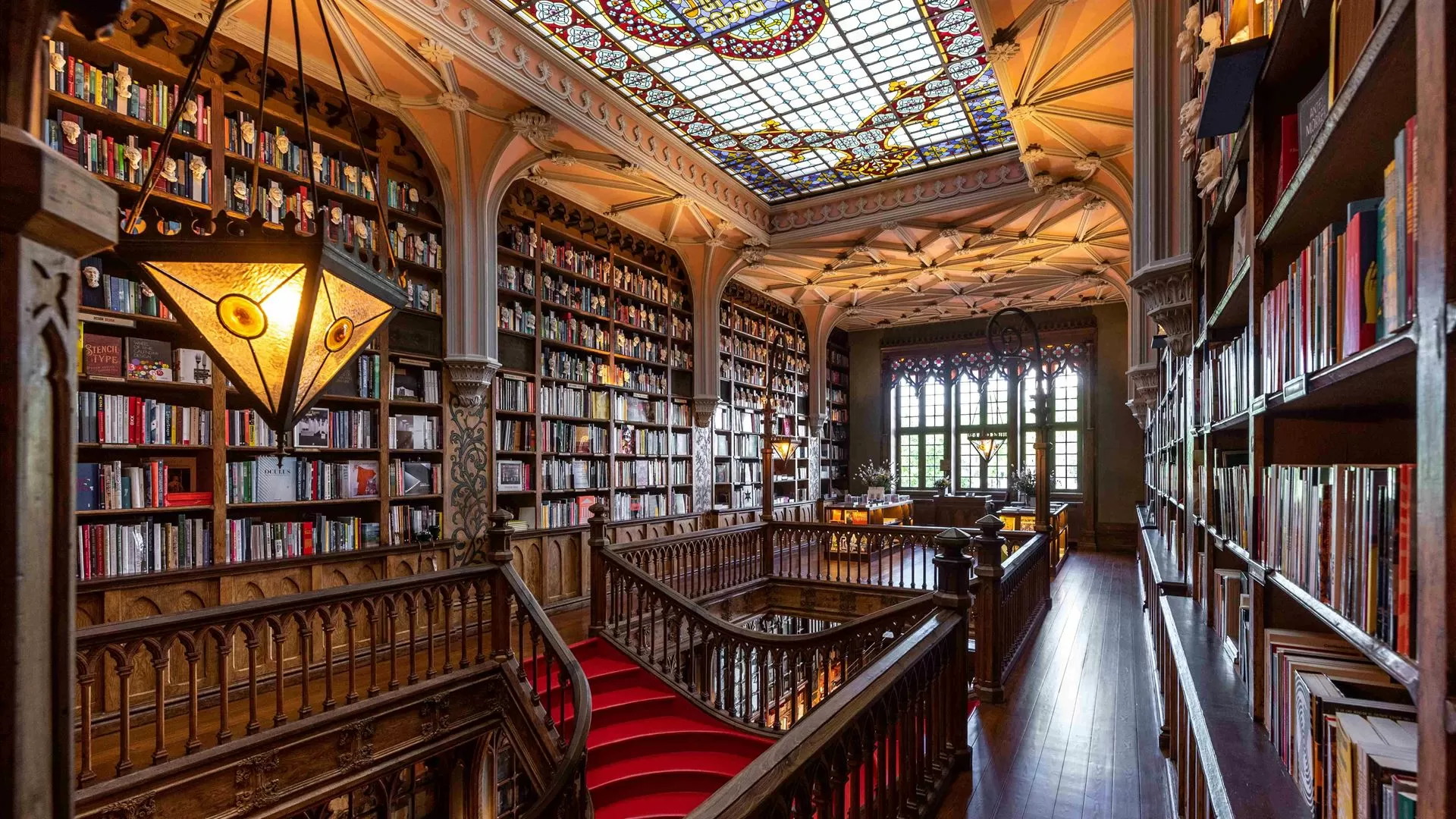A Livraria Lello faz 120 anos e vai mudar de nome