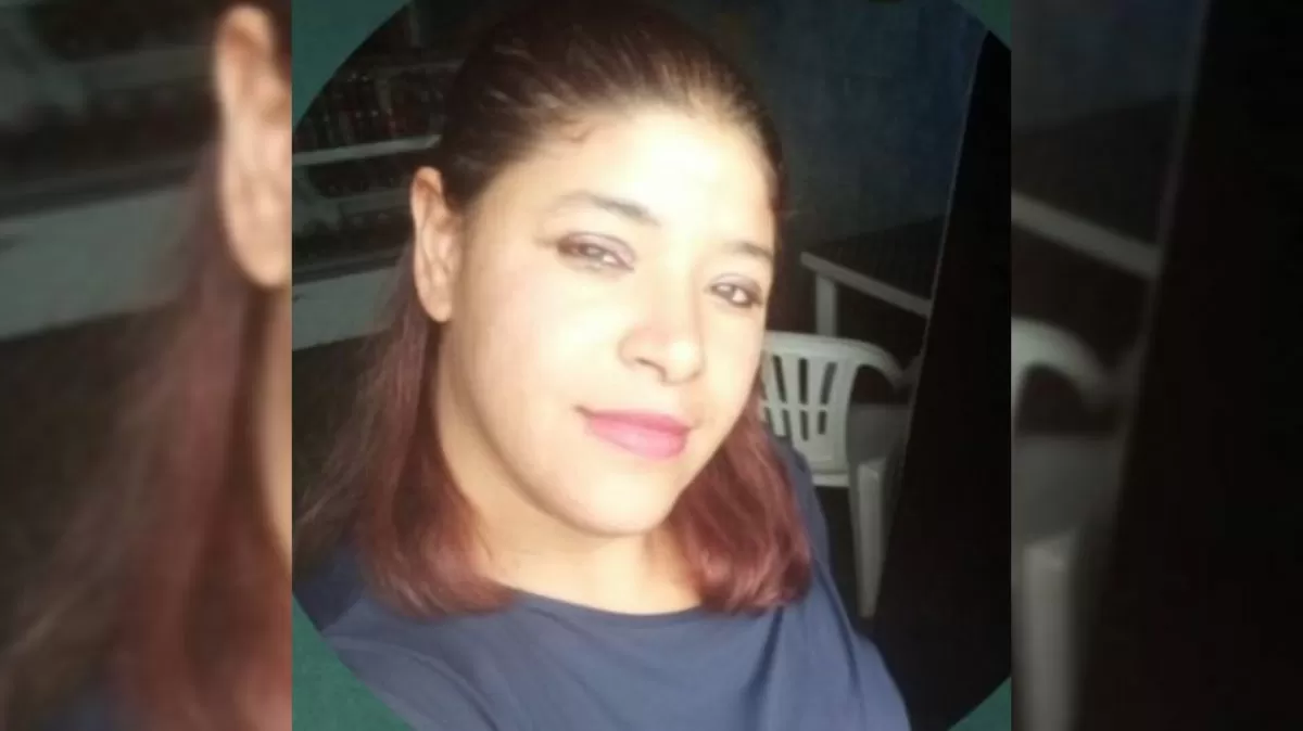 Mulher morre após tentar estrangular policial com algema dentro de viatura em SC