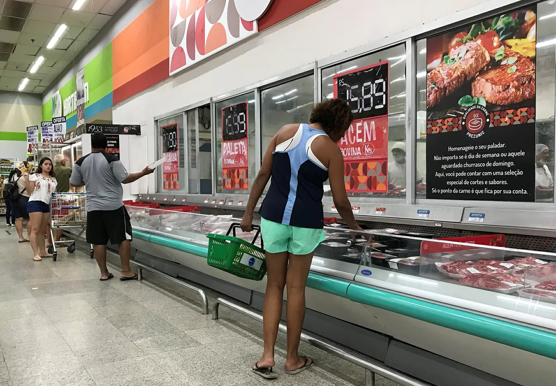 Supermercados vendem menos comida apesar da trégua da inflação