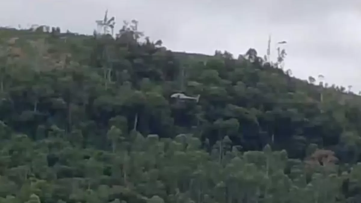 Viatura da Polícia Militar cai em ribanceira e deixa dois policiais feridos em SC