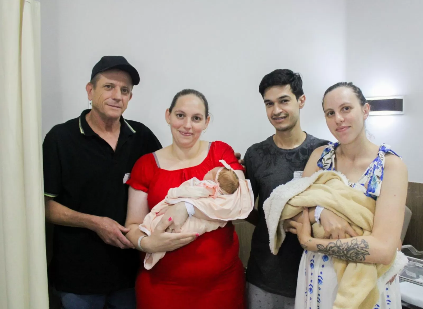 Coincidência emocionante em Blumenau: irmãs dão à luz no mesmo dia e no mesmo hospital onde nasceram
