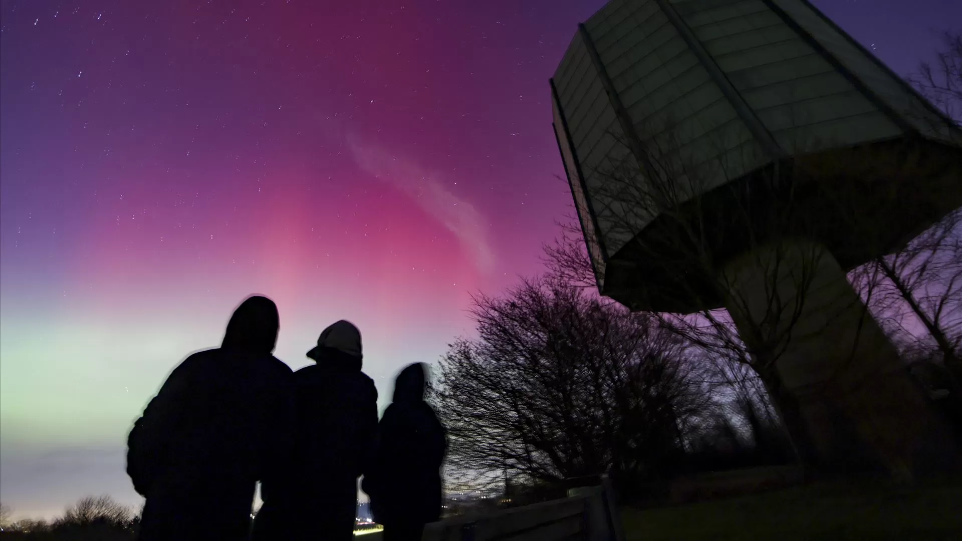 Aurora boreal ilumina Portugal durante grande tempestade solar