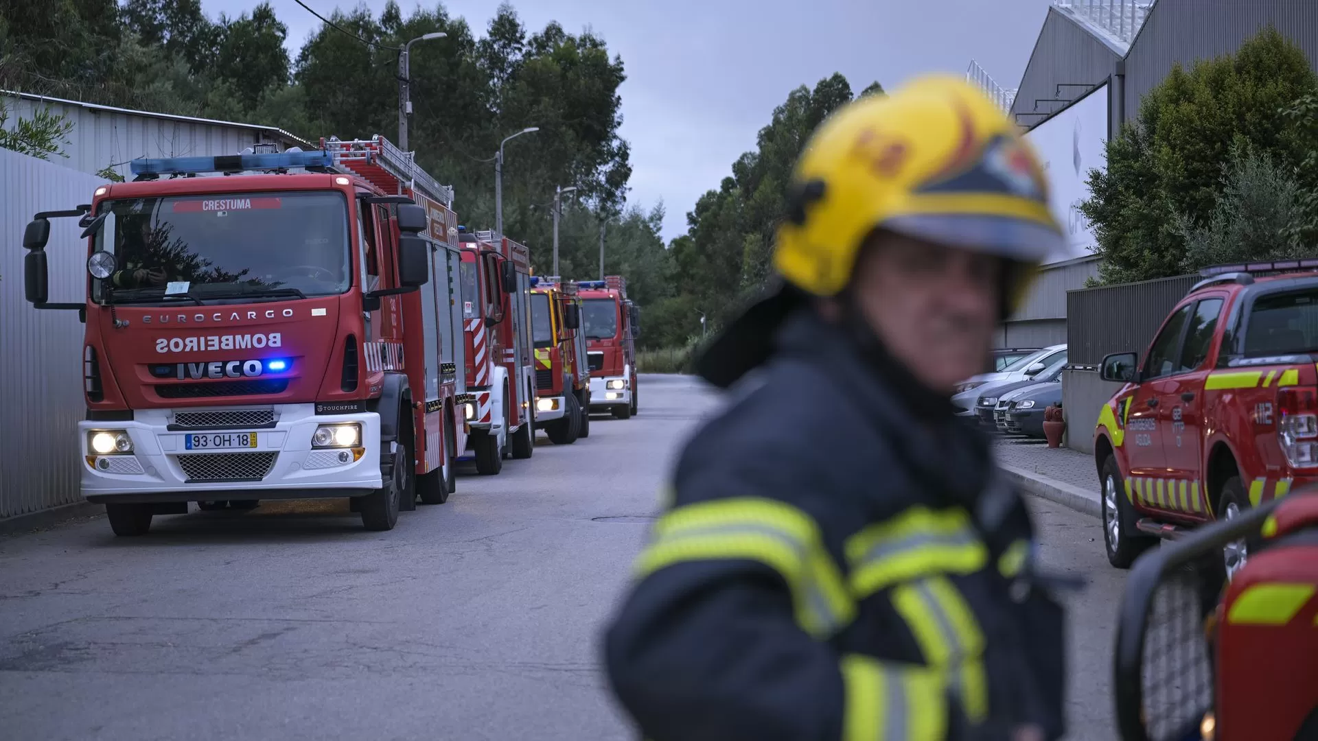 Matosinhos alerta para inalação de fumos em incêndio em fábrica de baterias