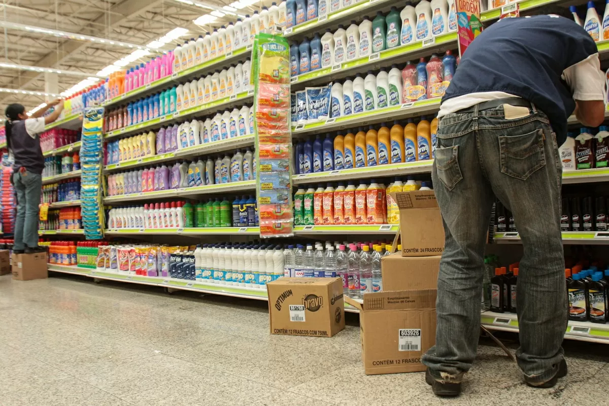 Sentimento do consumidor nos EUA sobe a 56,6 em fevereiro