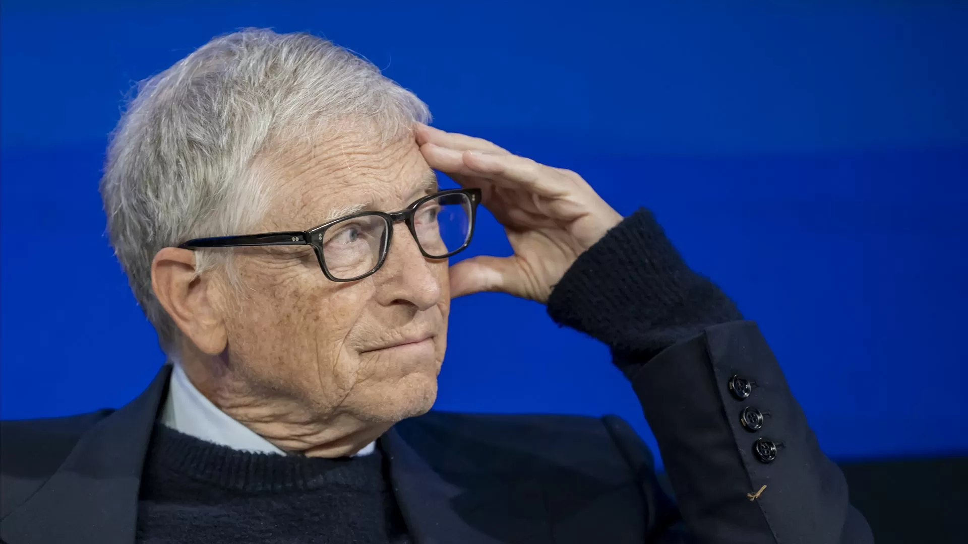 Bilionário Bill Gates diz "lamentar cada minuto" passado com Epstein