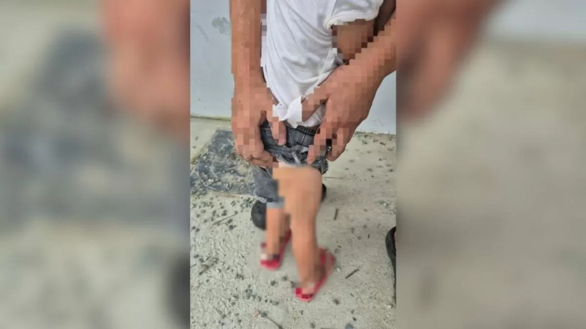 Mulher é presa por torturar uma das próprias filhas e expor a outra nua nas redes sociais em SC