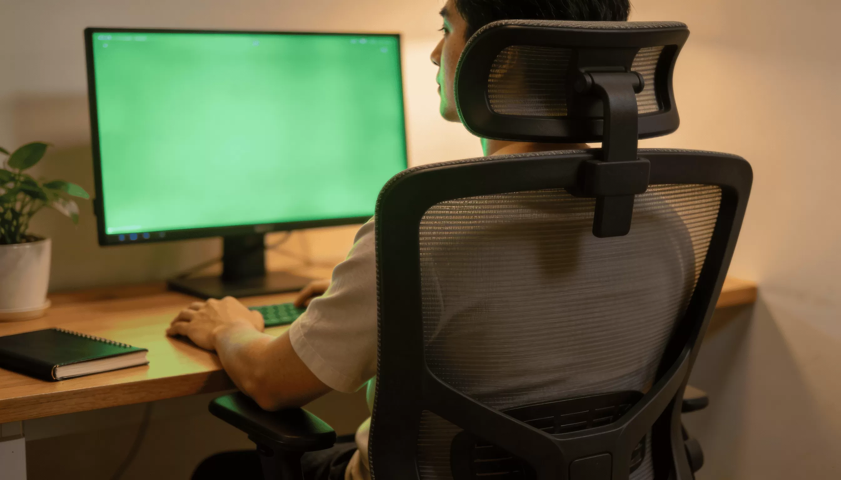 Um detalhe no seu ambiente pode acabar com a dor de cabeça causada por horas no monitor