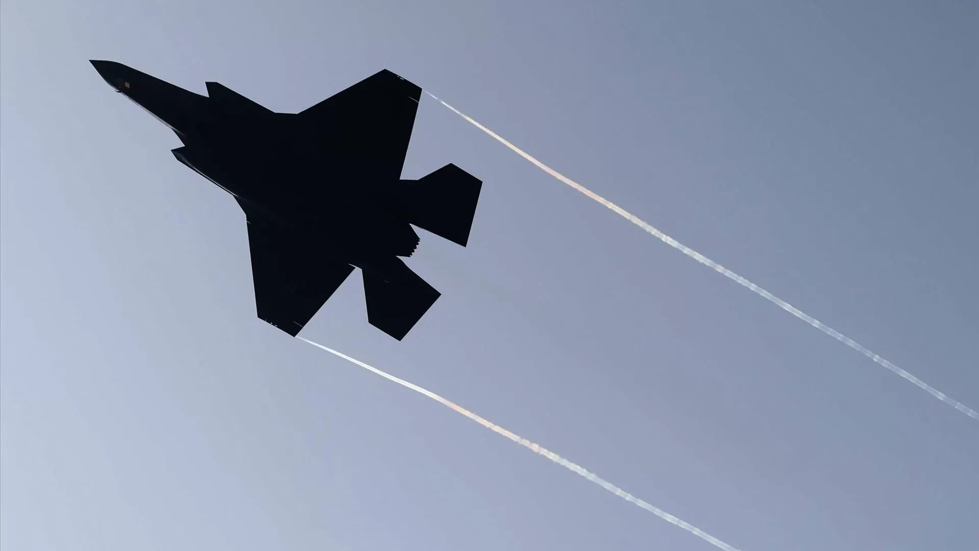 Suécia vai enviar caças para nova missão da NATO no Ártico