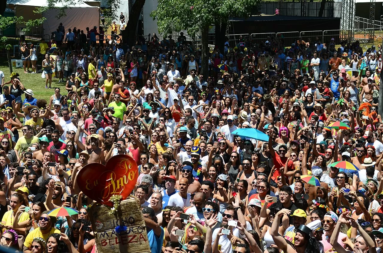 Carnaval 2026 deve levar 4,7 milhões de turistas a SP e injetar R$ 7,3 bi na economia