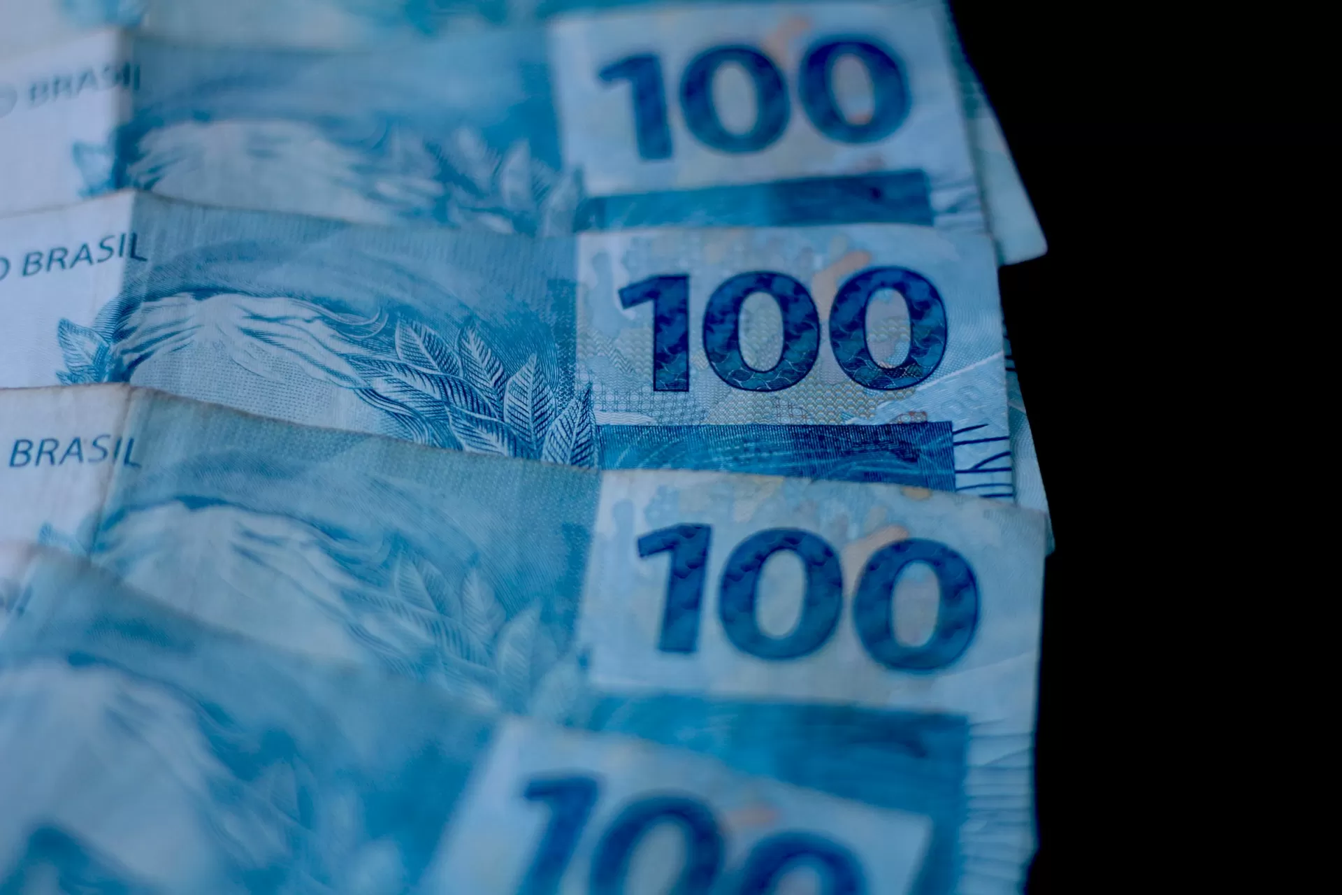 Renda domiciliar per capita chega a R$ 2.316 em 2025, diz IBGE