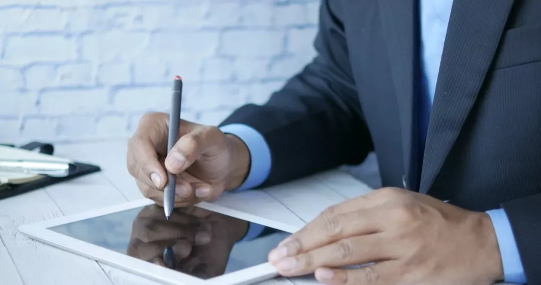 “Desmistificando as Finanças: Experiências Positivas e Transformadoras”