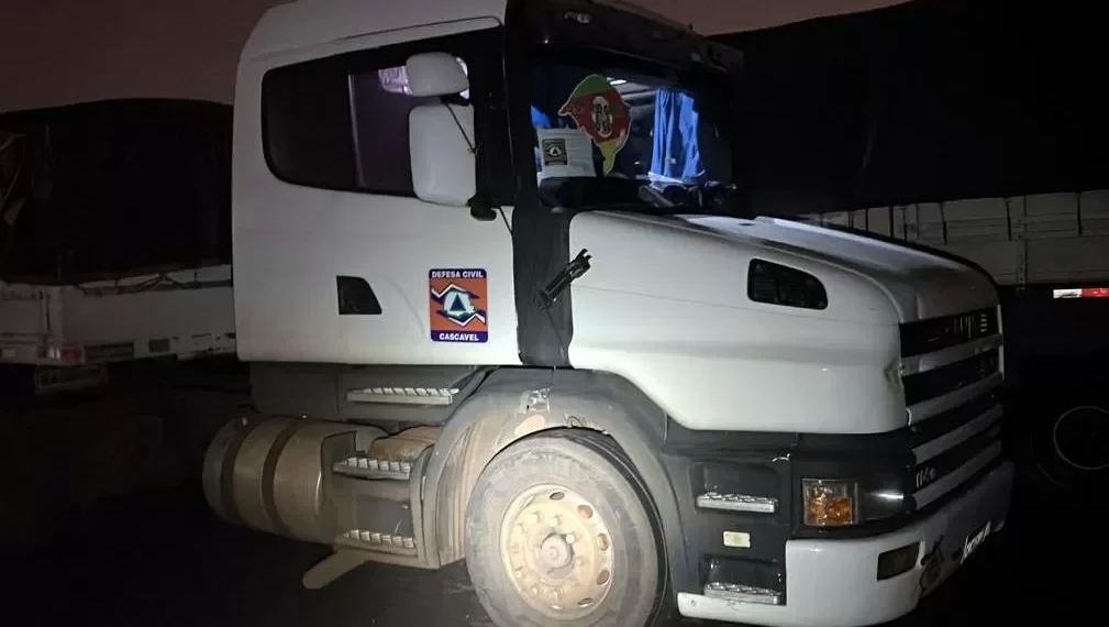Polícia de SC descobre carga milionária de drogas em carreta com donativos para o RS