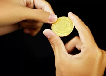 “Finanças: A chave para o sucesso com Teodoro Almeida”