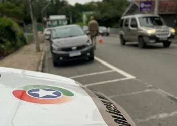 Operação da PM em Timbó termina com 5 prisões e 37 documentos retidos 