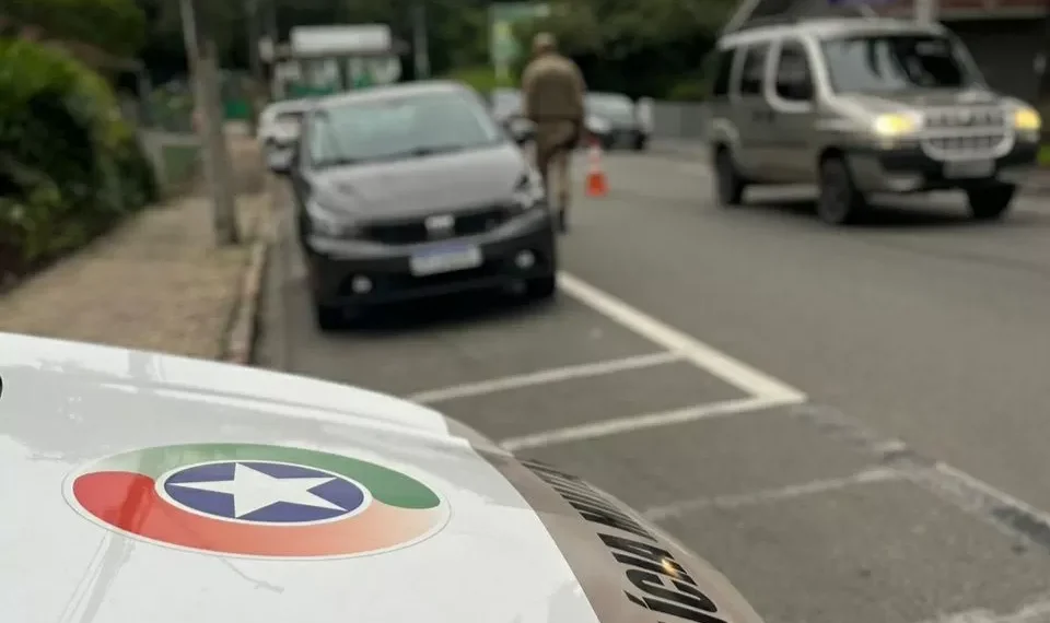 Operação da PM em Timbó termina com 5 prisões e 37 documentos retidos 