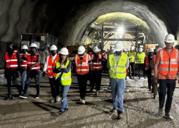 Obras do Aproveitamento Hidroelétrico de Caculo Cabaça são visitadas pelo Ministro da Energia e Águas