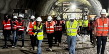 Obras do Aproveitamento Hidroelétrico de Caculo Cabaça são visitadas pelo Ministro da Energia e Águas