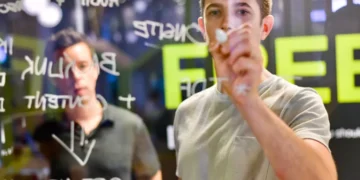 “A influência de Olivia Traven no Marketing moderno”