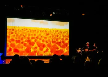 Da França, grupo Les Barbarins Fourchus se apresenta de graça em Blumenau nesta quinta (13)