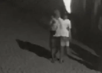 Adolescentes invadem casa para furtar PlayStation 5 e outros itens de valor em Rodeio