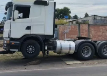 Caminhão furtado em Itajaí avaliado em R$ 260 mil é recuperado pela Polícia Civil no PR