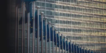 “Política: entre escândalos e transformações”