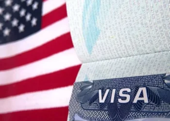 Gestos que debe evitar a toda costa en su entrevista para obtener la visa a EE. UU.