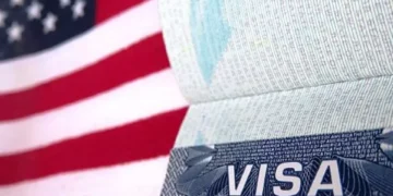 Gestos que debe evitar a toda costa en su entrevista para obtener la visa a EE. UU.