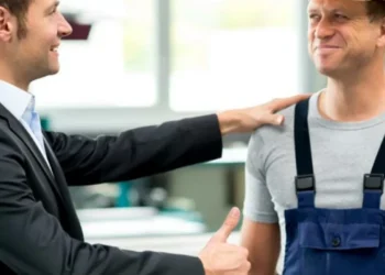 Las 3 señales para identificar si su jefe de trabajo es narcisista