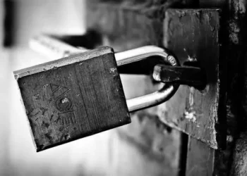 Operação em prisões do Brasil confisca 4,7 mil celulares do crime organizado