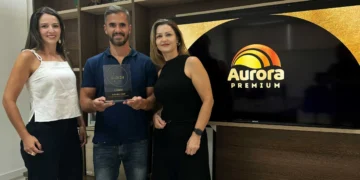 Torresmo de Rolo Aurora Premium ganha prêmio Fi Innovation Awards 2024 como produto mais inovador!