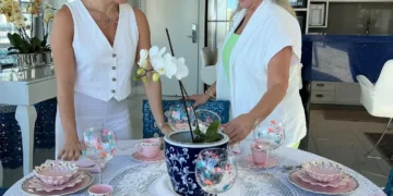 Evento em Balneário Camboriú traz coleção de louças inspirada na Grécia