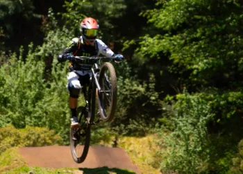 “A paixão dos esportes: unindo comunidades”