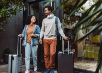 ¿Está por viajar? Conozca el método de embalaje 5-4-3-2-1 que le facilitará todo