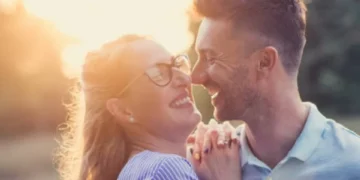 La hora en que la mayoría de las personas tiene relaciones íntimas, según un estudio