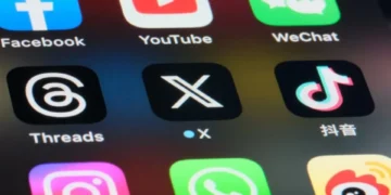 WhatsApp tiene su nuevo ‘modo compañero’: le decimos para qué podría servirle