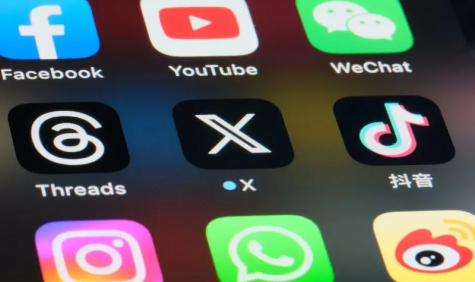 WhatsApp tiene su nuevo ‘modo compañero’: le decimos para qué podría servirle