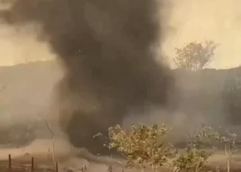 Redemoinho de terra e fuligem assusta moradores de SP 