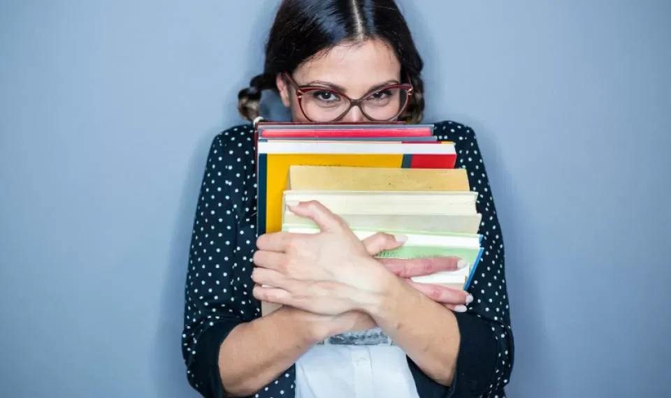 ¿Es una persona tímida? Deje de hacer esto para destacar en el trabajo