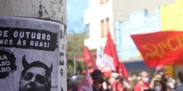 “Política: controversa e desafiadora na sociedade”