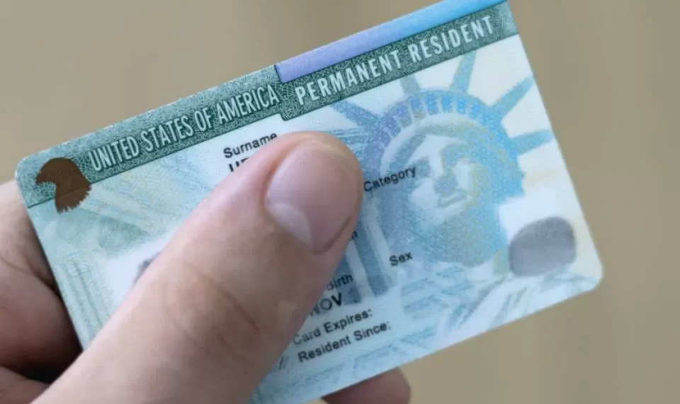 ¿Cuándo sé que ya es urgente renovar mi green card?