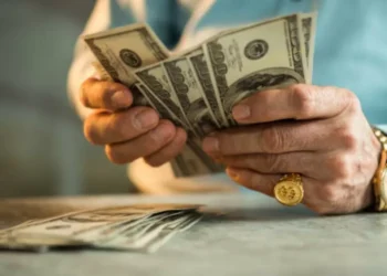 Si dice una de estas 5 frases, tiene mentalidad de ‘rico’, según ChatGPT