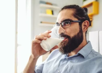 Harvard recomienda no tomar tanta leche si es adulto: los motivos