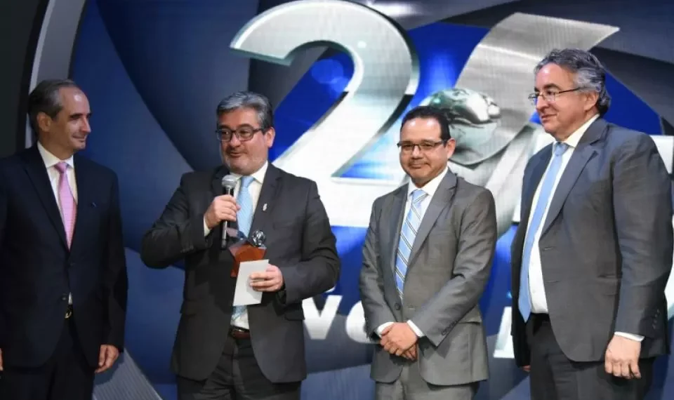 Portafolio ganó dos premios Fasecolda al Periodismo de Seguros 25 años