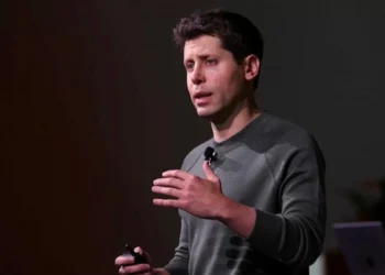 Sam Altman: ‘pai’ do ChatGPT acredita em uma IA geral, mas minimiza riscos