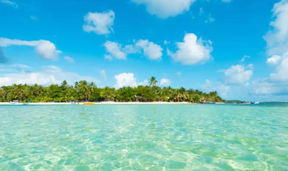 La isla de Colombia en la que ‘el mar es de siete colores’: ¿dónde se ubica?